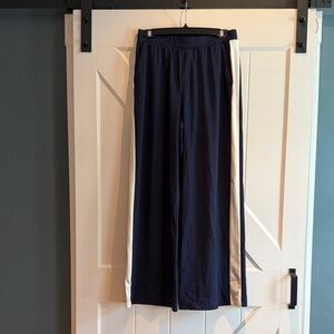 Lou & Grey wide leg pants - navy with white stripe